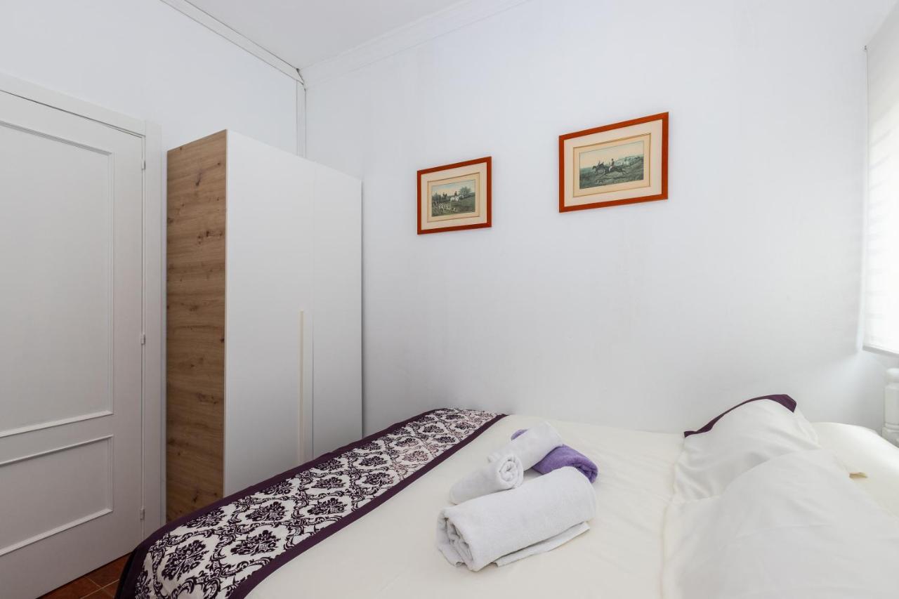 Apartment Vivienda En Calle La Luna